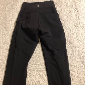 Lululemon Leggings- mesh crop w/pockets